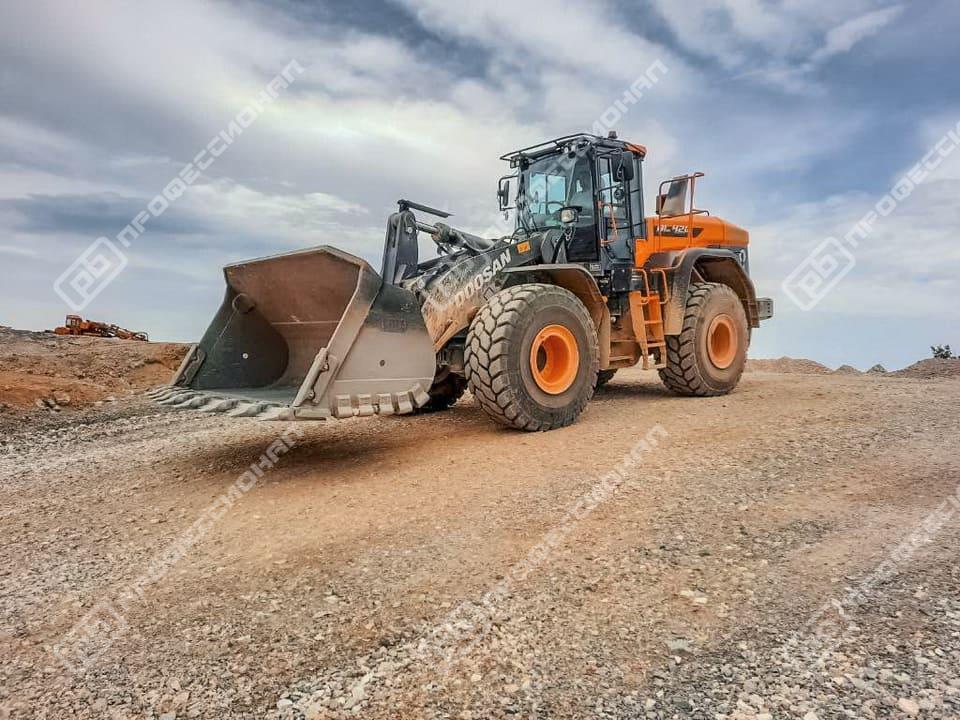 Ковш для фронтального погрузчика Doosan DL420-7 объемом 4,5 куб.м